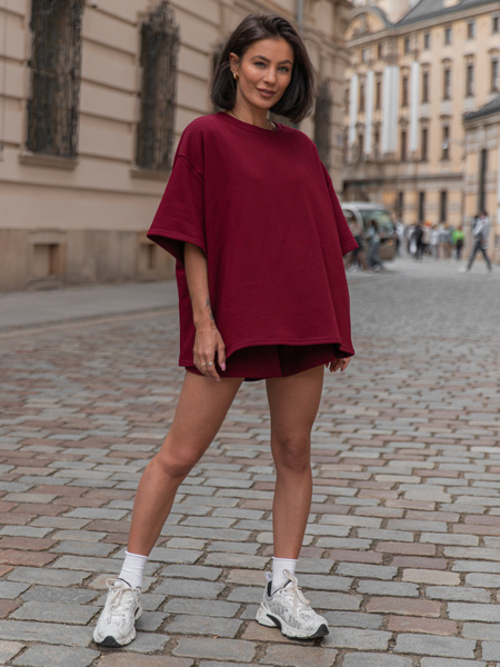 Dresowy bawełniany KOMPLET długi oversizowy t-shirt i krótkie spodenki bordowy X134