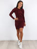 Dopasowana sukienka z prążka falbanki na dekolcie bordowa a242 k01