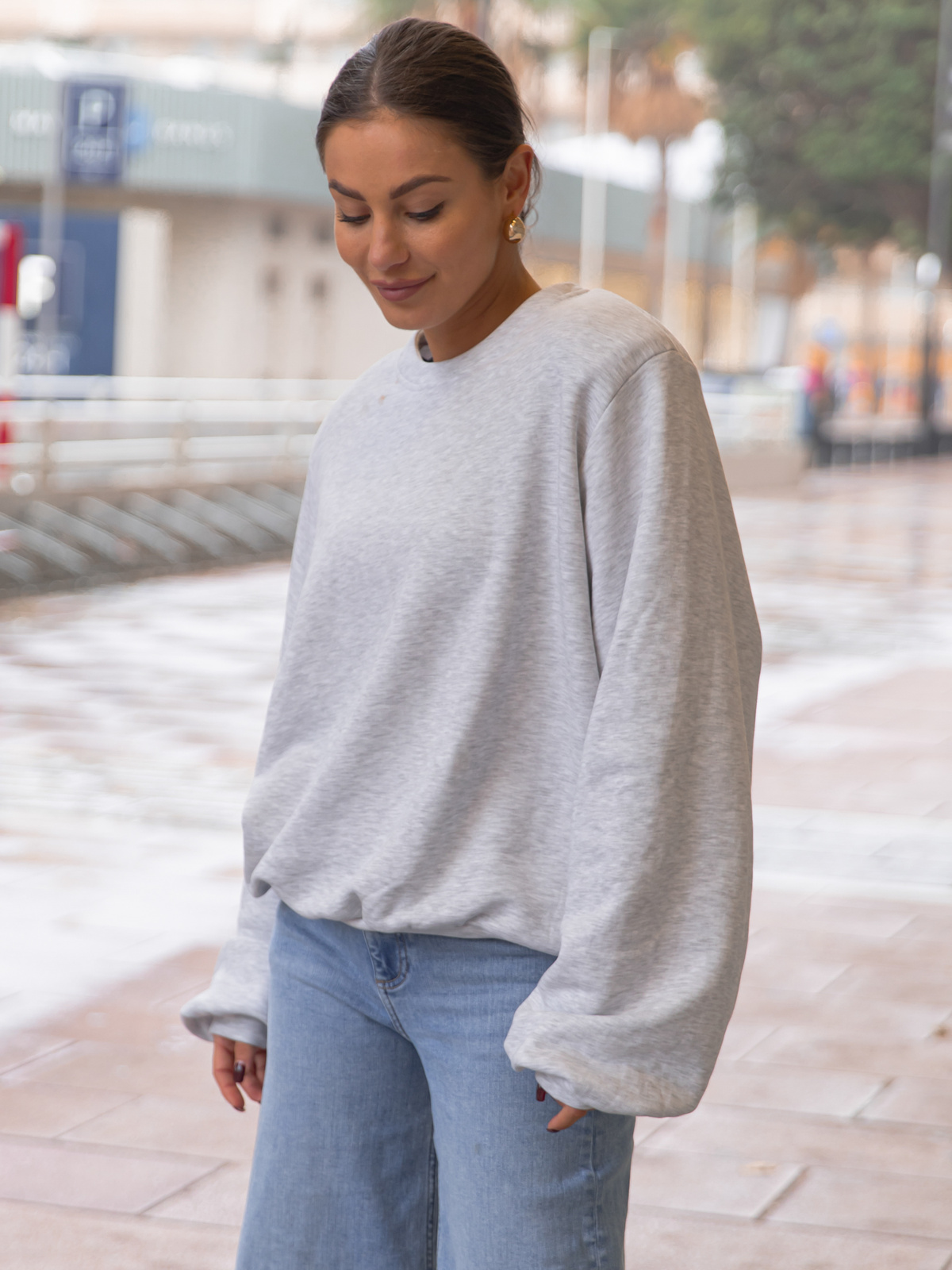 Oversizowa bawełniana BLUZA z drapanego dresu z poduszkami na ramionach szary melanż X469