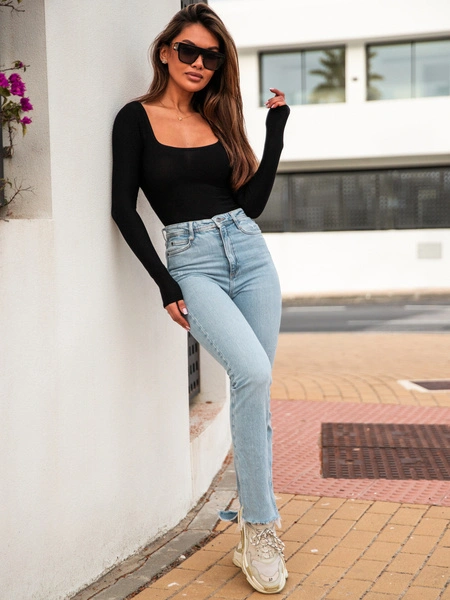 Dopasowane BODY z wiskozy kwadratowy dekolt czarny E40 k01