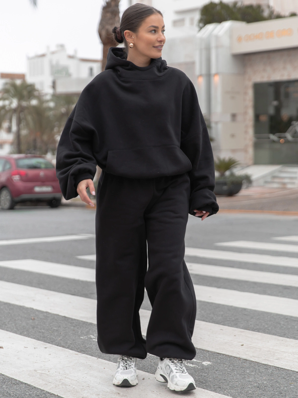 Oversizowy KOMPLET z drapanego bawełnianego dresu bluza z kapturem na stójce kangurka i spodnie szerokie baggy czarny E1 + E643