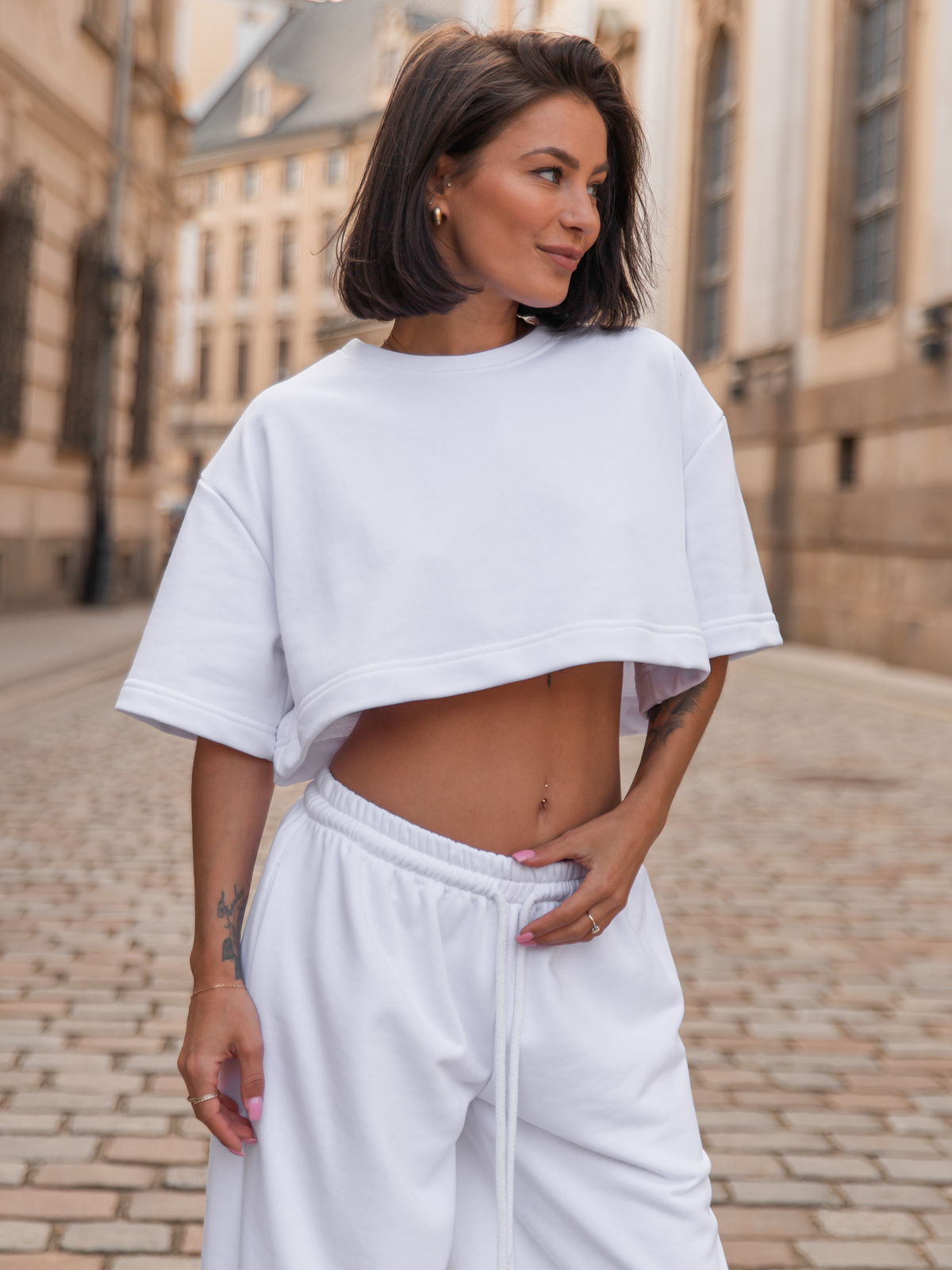 Bawełniany dresowy luźny szeroki T-SHIRT z krótkim rękawem biały X216 k01