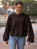 Oversizowa bawełniana BLUZA z drapanego dresu z poduszkami na ramionach dark chocolate X469 k01