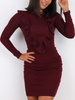 Dopasowana sukienka z prążka falbanki na dekolcie bordowa a242 k01