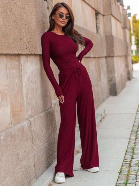Wiskozowy KOMPLET dopasowana bluzka z długim rękawem i luźne spodnie bordowy E351