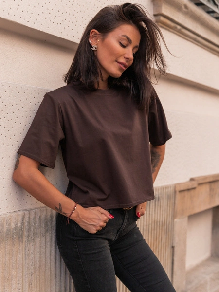 Bawełniany T-SHIRT bluzka z krótkim rękawem z poduszkami na ramionach brązowy E429