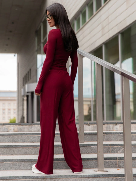 Wiskozowy KOMPLET dopasowana bluzka z długim rękawem i luźne spodnie bordowy E351