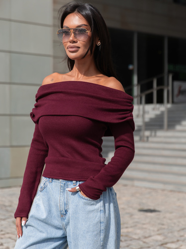 Dopasowany codzienny SWETER o klasycznym splocie opuszczany na ramiona bordowy X411 k01