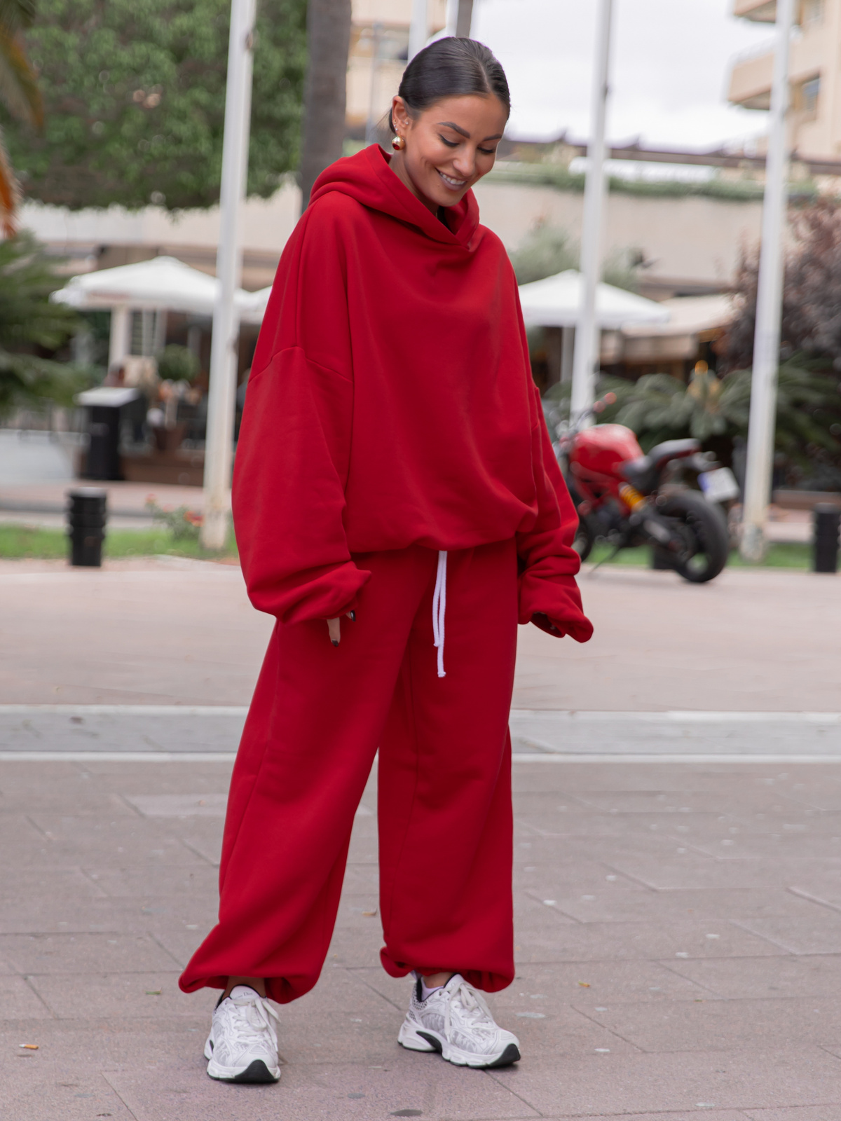 ZESTAW DRESOWY: Bawełniana BLUZA z dresu drapanego z kapturem X478 + Dresowe SPODNIE baggy niski stan X403