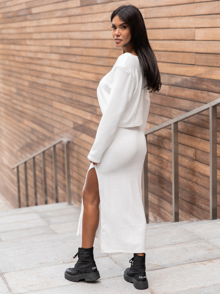 Swetrowy KOMPLET luźna bluzka z poduszkami i spódnica długość maxi z rozporkiem ecru X352