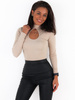 Dopasowana bluzka z półgolfem z wycięciem na dekolcie beżowa c600 k01