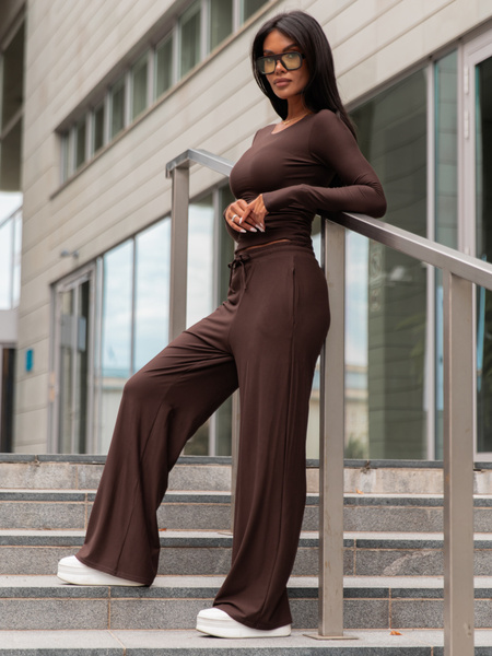 Wiskozowy KOMPLET dopasowana bluzka z długim rękawem i luźne spodnie czekoladowy E351