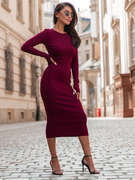 Bawełniana dopasowana SUKIENKA o długości midi bordowa E357