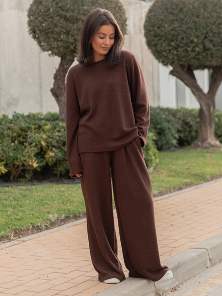 KOMPLET z dzianiny swetrowej oversizowa bluzka i szerokie spodnie brązowy X453
