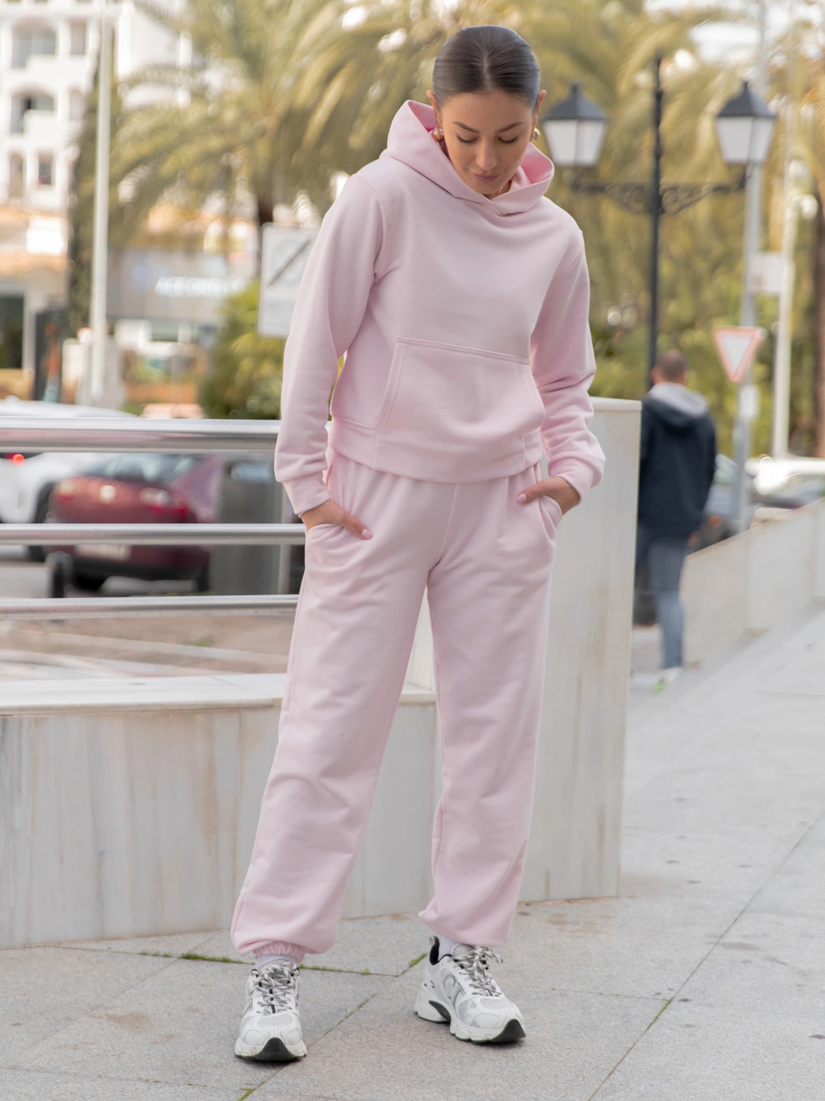 Dresowy bawełniany KOMPLET bluza z kapturem kangurka i spodnie baby pink X550