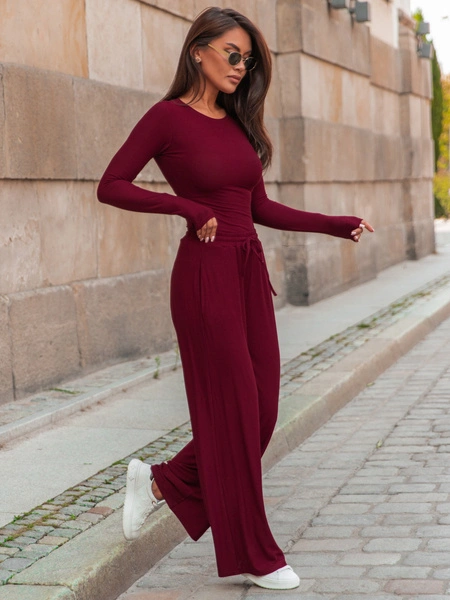 Wiskozowy KOMPLET dopasowana bluzka z długim rękawem i luźne spodnie bordowy E351