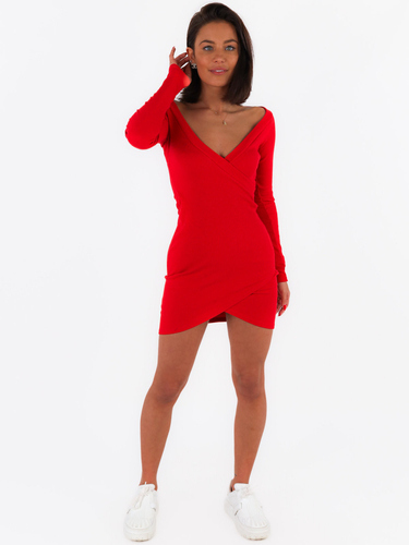 Asymetryczna sukienka z prążka kopertowy krój czerwona c173