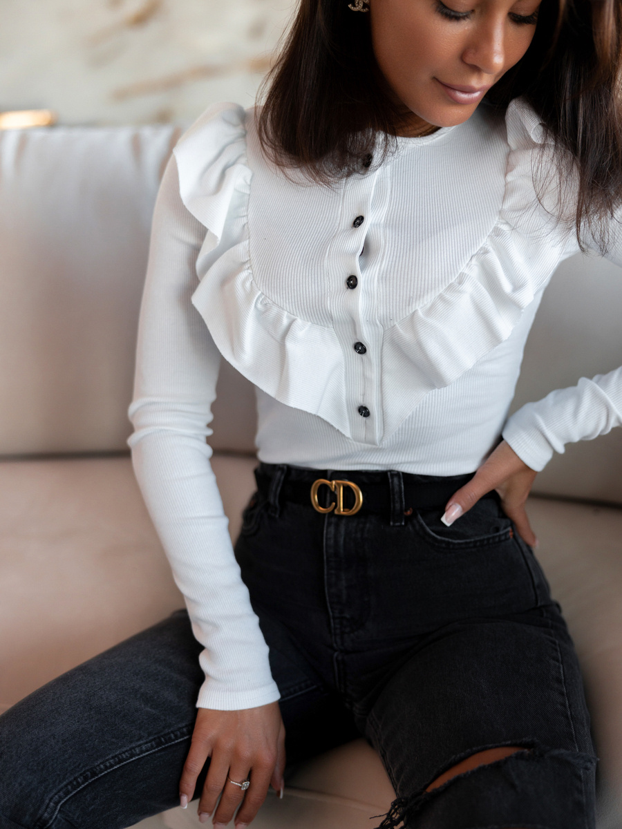 Bawełniana bluzka z guzikami i falbanką na dekolcie z prążka biała c809