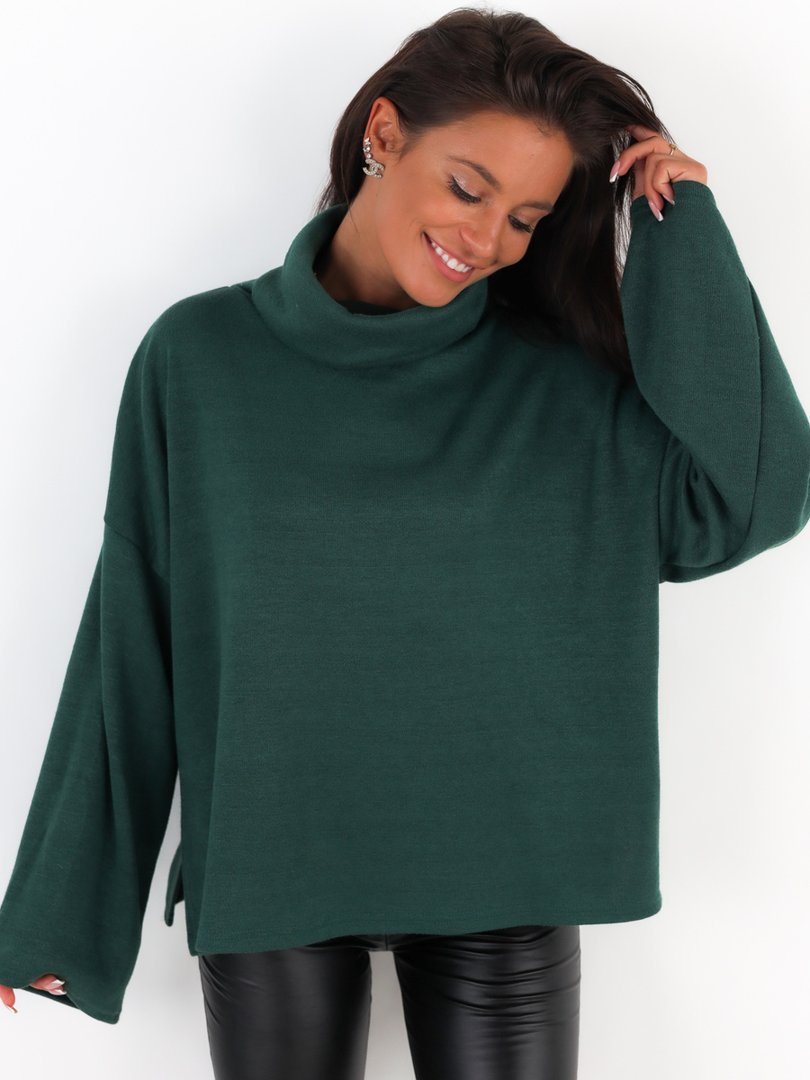 Oversizowy luźny sweter z golfem zielony c400 k01