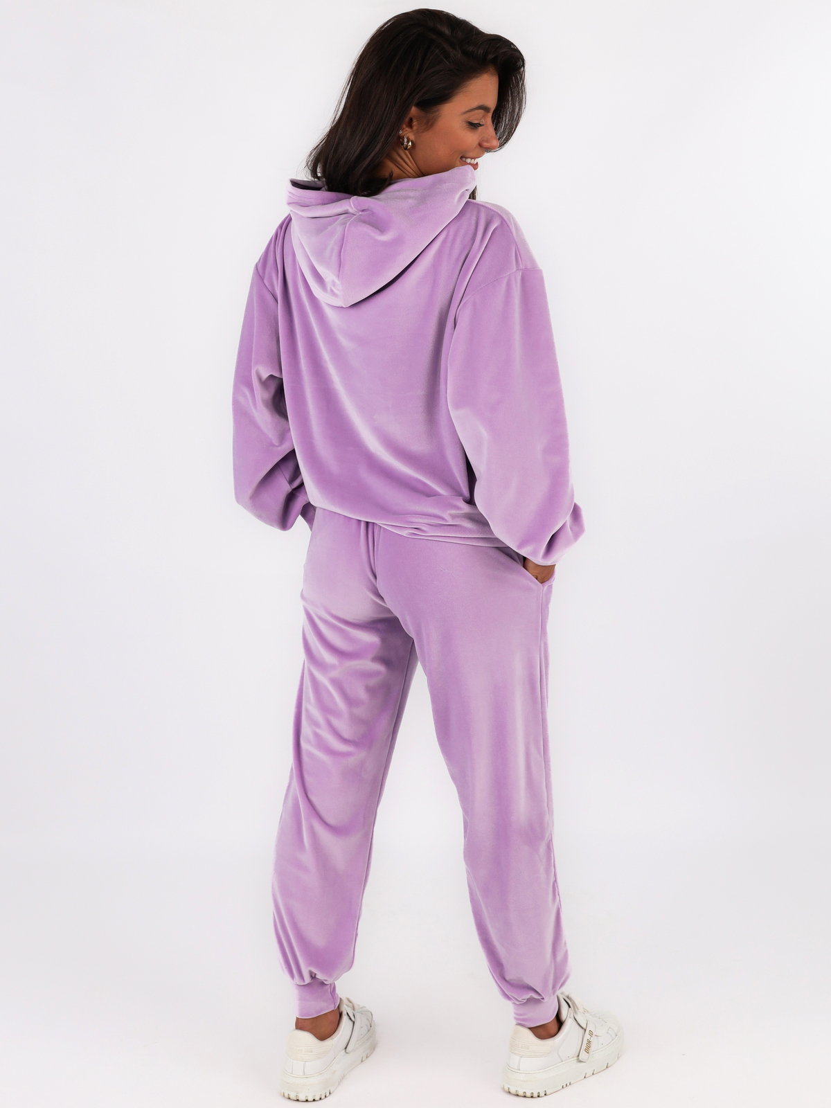 Welurowy dres komplet bluza kangurka + luźne spodnie liliowy C104 k01