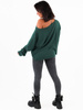 Luźny sweter opuszczany na ramię oversize zielony c401