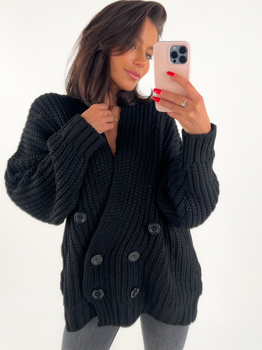 Теплий светр з двурядовими ґудзиками чорний 5623